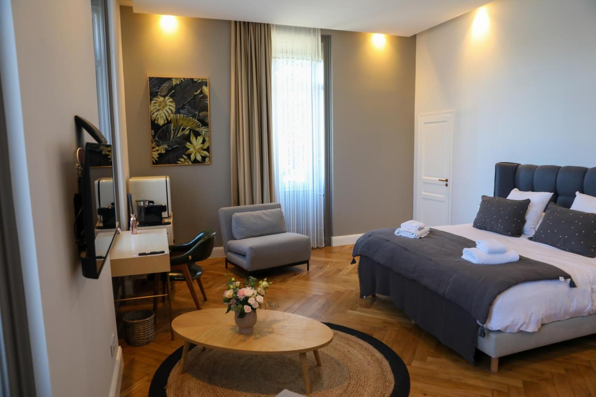 Hotel Sequoias Golf & Ressort Ruy-Montceau Exterior foto